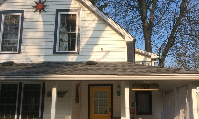 Crystal Beach House | LAST MINUTE SPECIAL in Crystal beach! Bay Beach Hideaway NO. STR 2020-0102