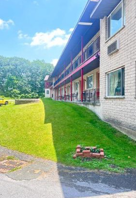 Latham Hotel | Latham Inn