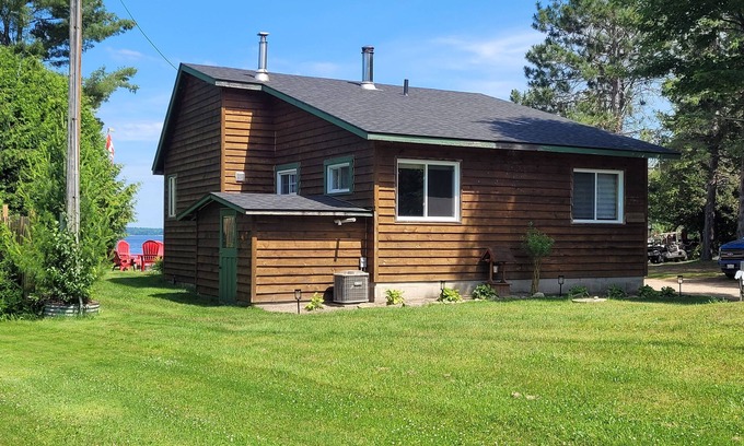 Petawawa Cabin | Laurentian Cabin at Pine Ridge Park
