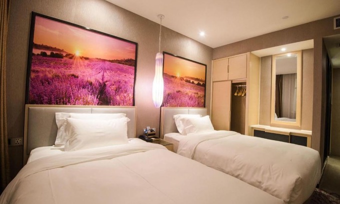 Zhongshan District Hotel | Lavande Hotel (Liupanshui Ancient Town Branch)