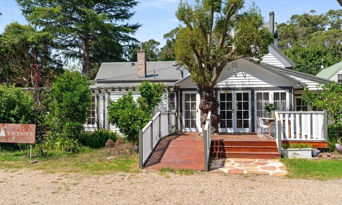 Alpine Cottage | Lavender Cottage, Alpine, Southern Highlands