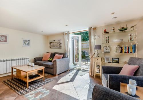Weybourne House | Lavender Cottage