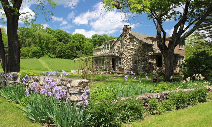 Pine Bush House | Lavender Hill Estate, Private 37 acres,1.5 hour from NYC, Heated Pool, Jacuzzi,