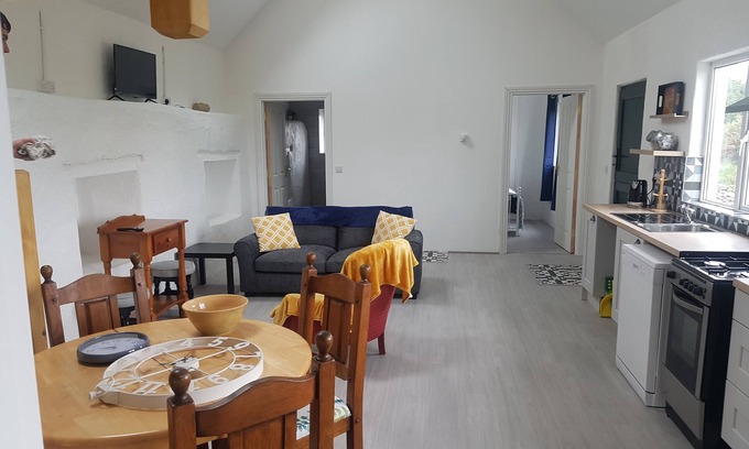 Ballyduff Cottage | Lavender Wild Atlantic Way 200 year old cottage all welcome