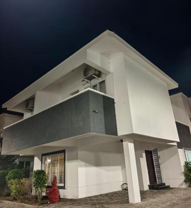 Vadanemelli Hotel | Lavin's villa