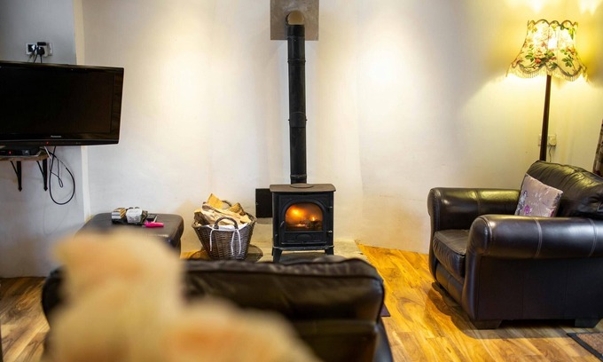 Haverfordwest Cottage | Lavington, Johnston - One Bedroom Cottage, Sleeps 2