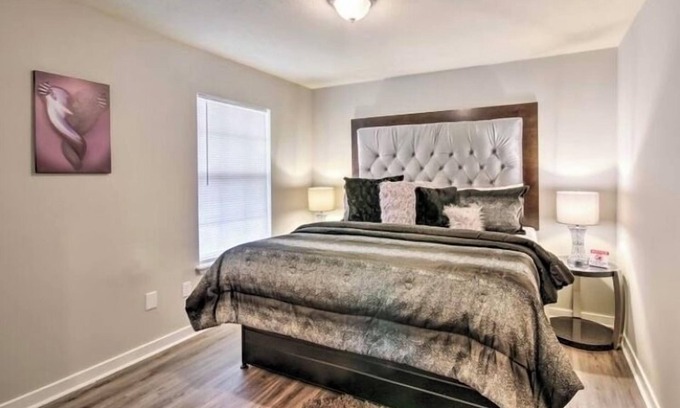 Jackson Apartment | Lavish 2 Bedroom South Jackson Corporate Getaway