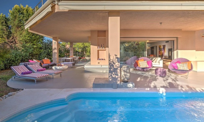 Makrigianni Villa | Lavish Athens Villa | Villa Melody | 4 Bedrooms | Beachfront Villa with.