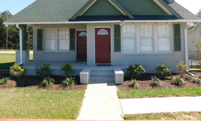 Summertown Bed & Breakfast | Lawrence Village Bed and Breakfast