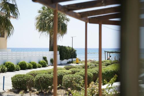 Pyla House | Lazuli Seafront Beach House Nr18