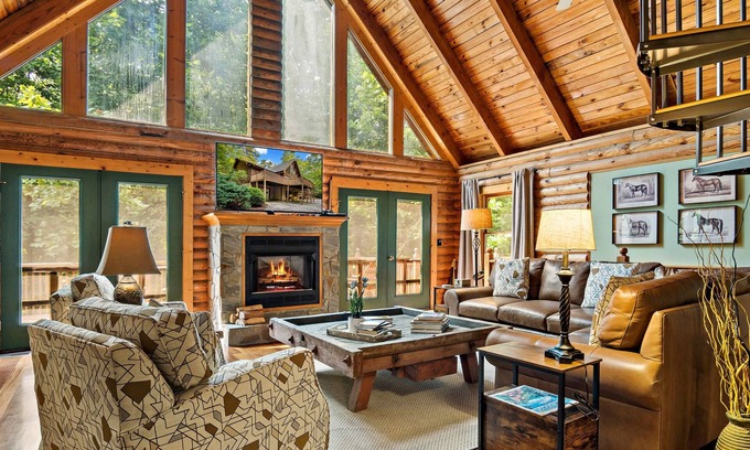 Lake Lure Cabin | Lazy Bear Lodge by Carolina Properties