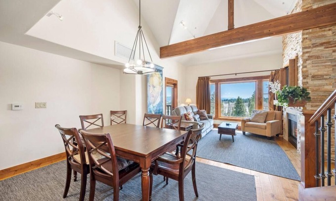 Tamarack Condo | Lazy Daze Lodge 2 Bedroom Condo - Comfortable 2 BR Condo with Fireplace and Patio