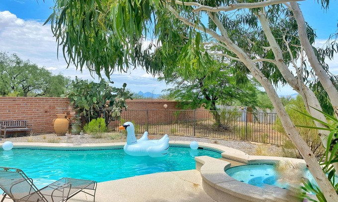 Diamond Bell Ranch House | LAZY H BAR RANCH ESTATE, 3/2, AC, Pool, Hot Tub, BBQ, Horses and Dogs Welcome!