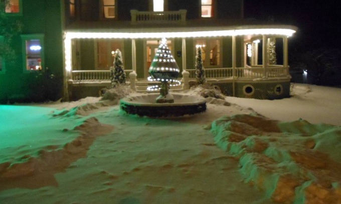Saint-Malo House | Le 7e Ciel ancestral home with spa near Coaticook