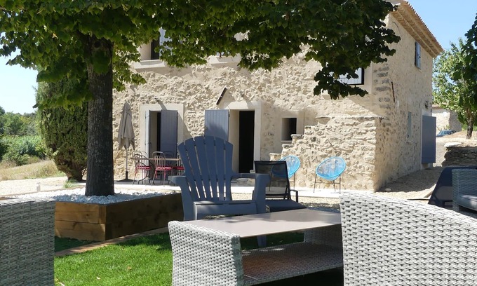 Cucuron House | Le Cabanon, in the cherry trees