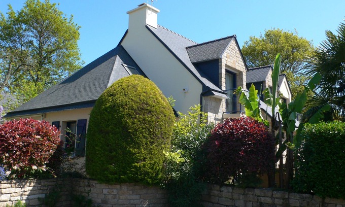 Baden Apartment | Le Camélia * Air-conditioned Gulf of Morbihan Quiet Charm Comfort Garden Wifi