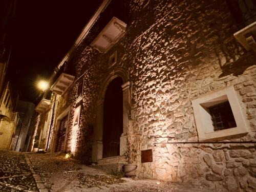 Castronuovo di Sicilia House | Le Camere dell’Emiro