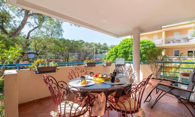 Cavalaire-sur-Mer Apartment | Le Cap Sud by Interhome