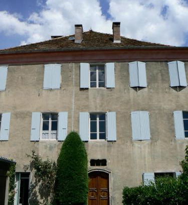 La Roche-des-Arnauds Bed & Breakfast | "Le Château"
