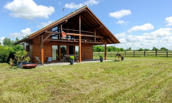 Mery-sur-Seine House | Le Chalet dans la Prairie