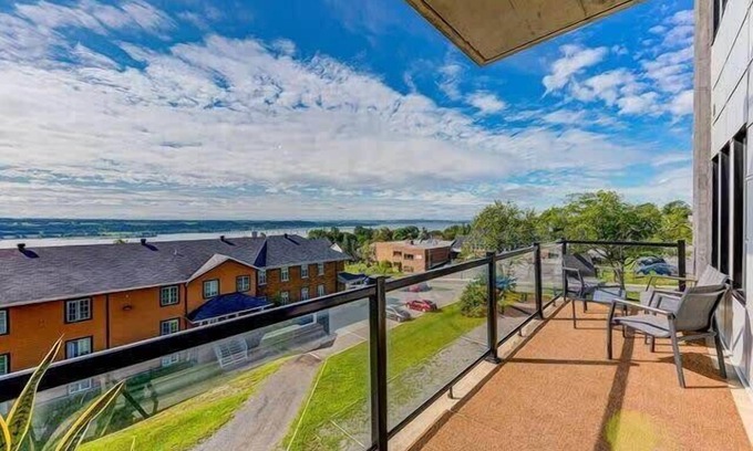 Boischatel Apartment | Le Chic Condo | Confort aux Chutes Montmorency