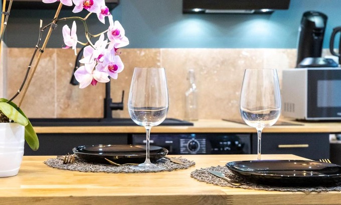 Vesoul Apartment | Le Cinq : Appartement Chic&Cosy, jardin privatif