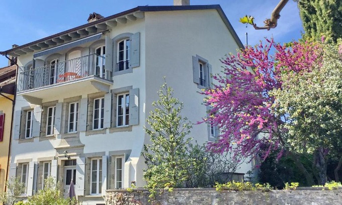 Perroy Apartment | Le Cinquante Quatre