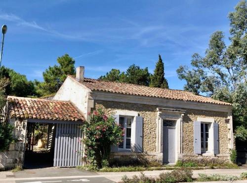 Saint-Georges-d'Oleron House | Le Clos des Lys, Maison de Pays Raffinée Proche de la Mer, Linge Inclus