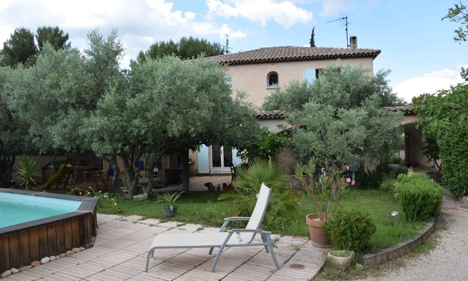 Ventabren Villa | le clos des oliviers, quiet, sunny villa, swimming pool, boules court