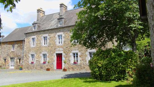 La Vendelee House | Le Clos des Tilleuls D Day Home, Chambres d'hôtes, Suite avec Sauna Privatif, Suite avec balnéothérapie privative, en supplément option SPA bain à remous