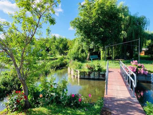 Amiens Metropole Apartment | Le Cottage des Hortillonnages