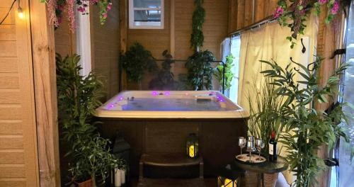 Pointe-de-Sainte-Foy House | Le Cozy Retreat Private Spa Wine & Relaxing Escape
