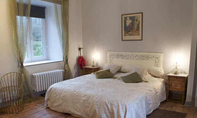 Belle-Isle-en-Terre Bed & Breakfast | Le domaine des papeteries