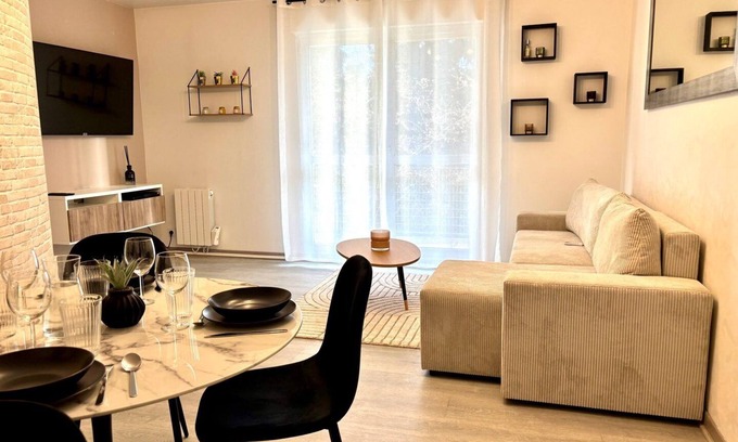 Jeanne d'Arc-Longs Champs-Beaulieu Apartment | Le Donzelot - Renovated apartment with terrace