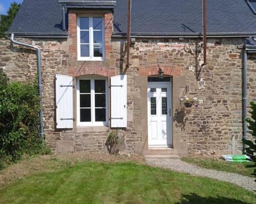Saint-Malo-des-Trois-Fontaines House | Le Cottage - Gîtes de Cavran