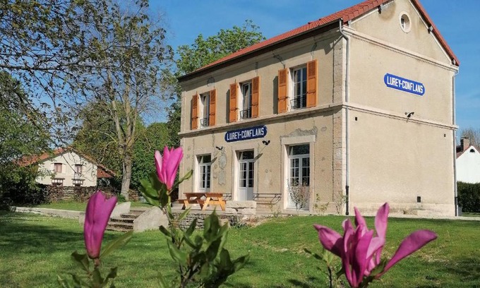 Esclavolles-Lurey House | Le gîte de la Gare de Lurey Conflans