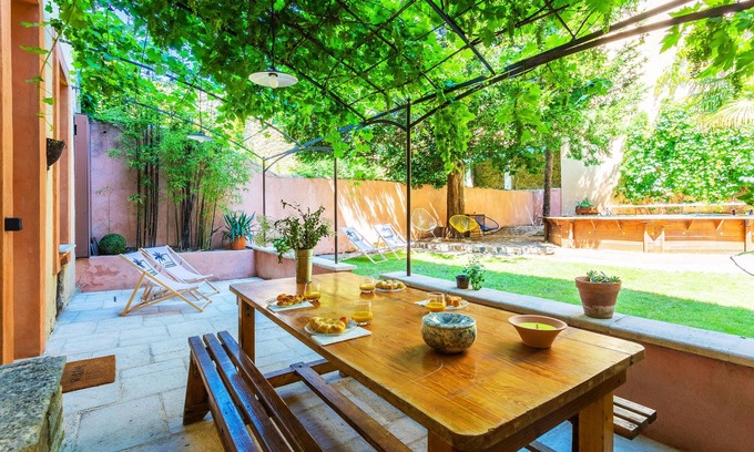 Carpentras House | Le Gîte du Carmel: Un Lieu Prestigieux Pour une Parenthèse Mémorable en Provence
