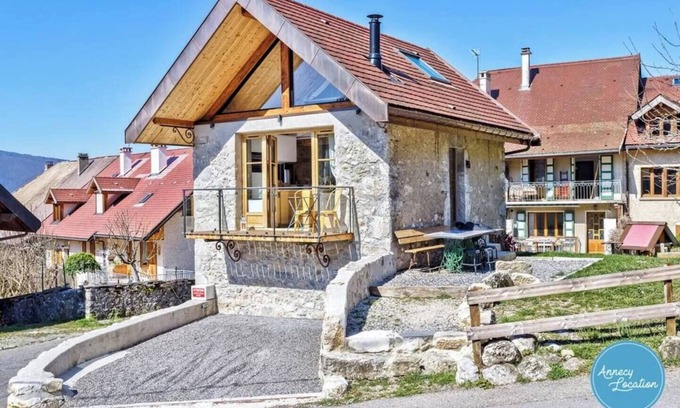 Talloires-Montmin House | Le Grenier * - Savoyard mazot.