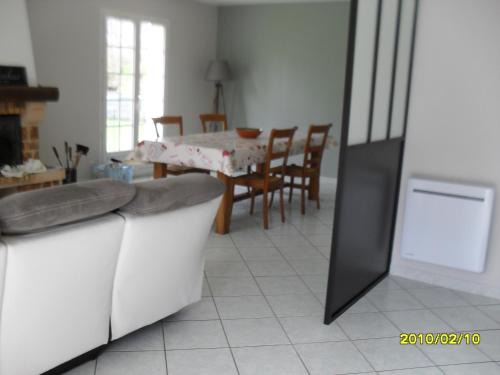 Le Molay-Littry House | le lavoir