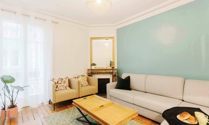 Quartier du Mail Apartment | Le Marais - Rue Montorgueil Area Stylish 1BR Flat