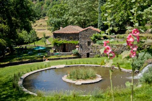 Saint-Arcons-d'Allier Bed & Breakfast | le moulin
