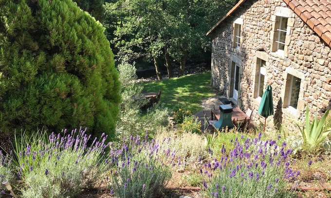 Saint-Pierreville House | Le Moulinage Chabriol - La Rivière