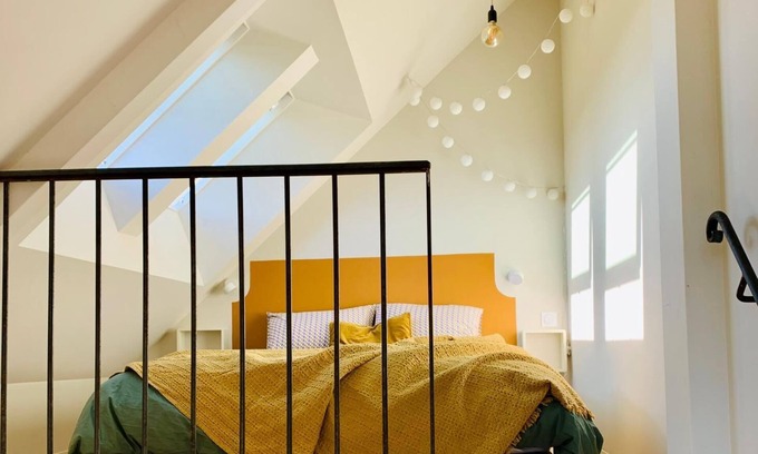 Bussieres (Yonne) House | Le Nid - mini gîte with a beautiful view of nature