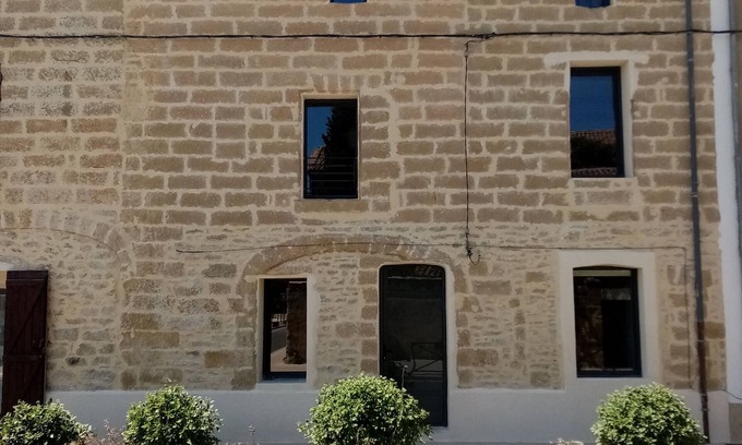 Montaren-et-Saint-Mediers House | LE Passage 1