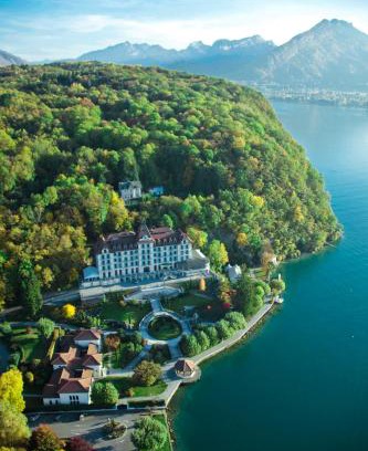 Menthon-Saint-Bernard Hotel | Le Palace De Menthon