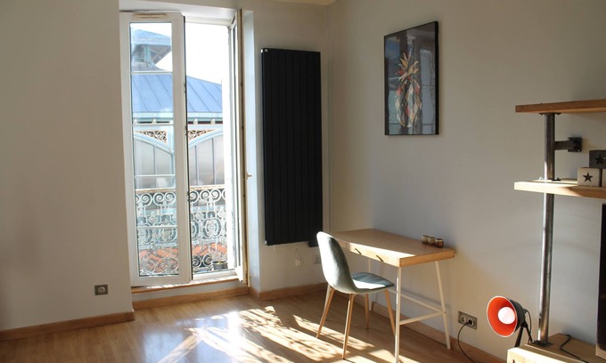 Dijon Centre Ville Apartment | Le Patio des Halles- historic center