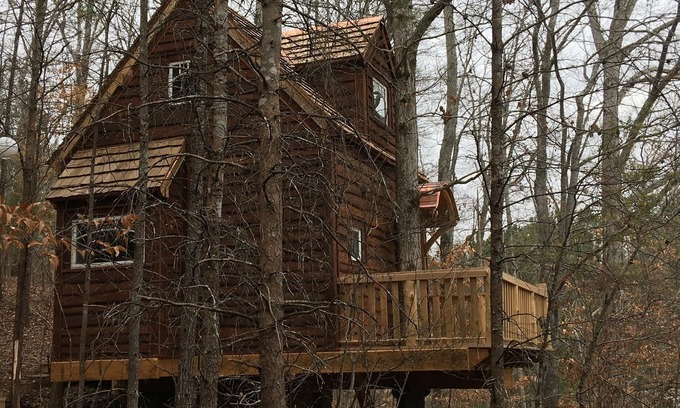 Chickamauga Cottage | Le Petit Chateau Treehouse at Candlelight Forest Resort