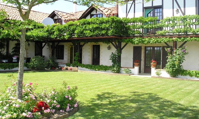 Salerm House | Le Petit Manoir de Campagne