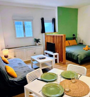 La Roche-Chalais Apartment | Le Petit Rochelais Studio 3 pers Pro & Loisirs