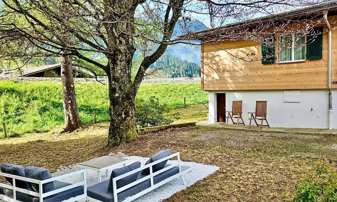 Rougemont Ski Chalet | Le Petite Chalet Summ